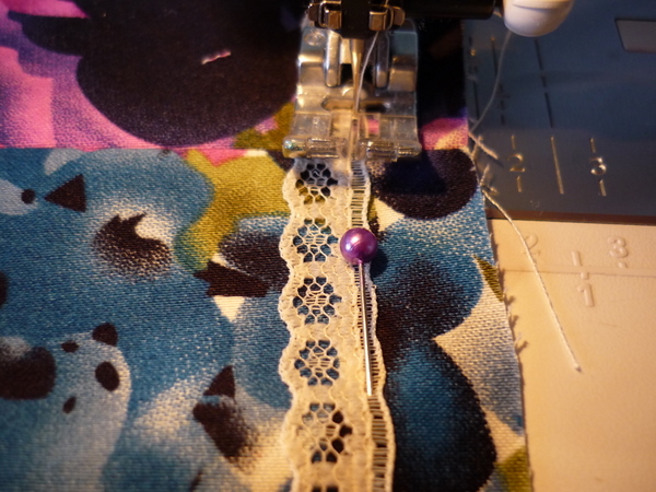 sew lace exactly along 5/8" (1.5cm) seamline