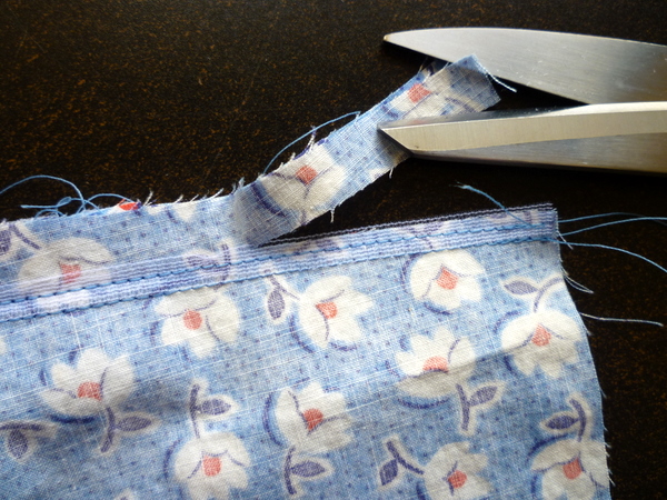 How to make your own stay tape for stabilising seams – Pattern Fantastique