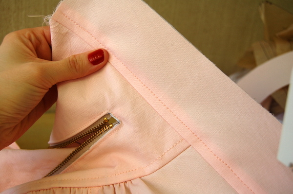 Tutorial: Cover a broken jacket zipper with a button placket – Sewing