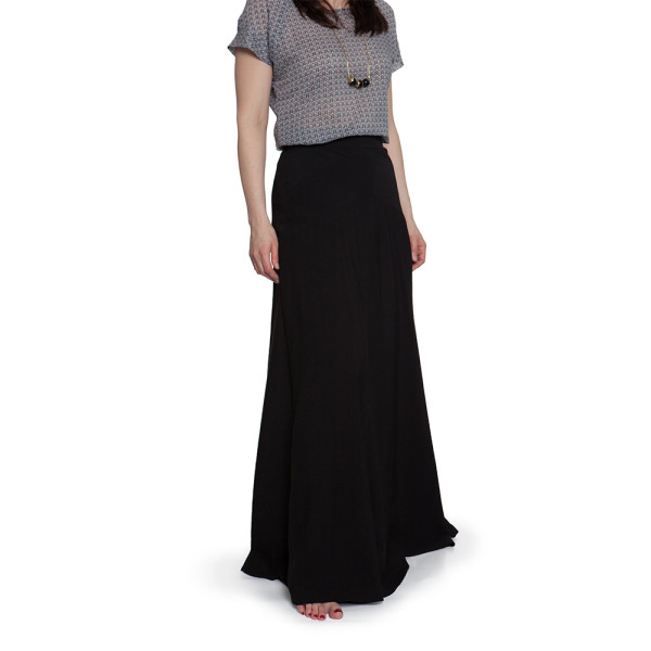 black maxi skirt